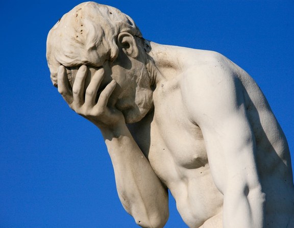 Large paris tuileries garden facepalm statue