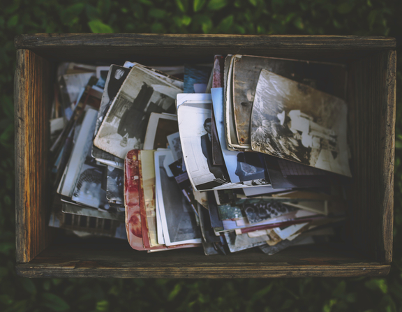Large canva   old photos in the wooden box