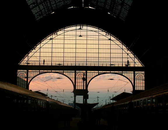 Large keleti