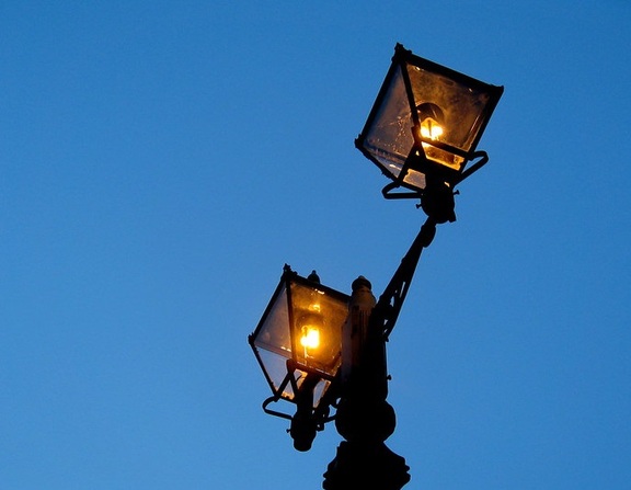 Large gaslight